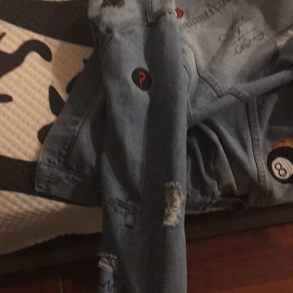 12 - Picture 2 of 3